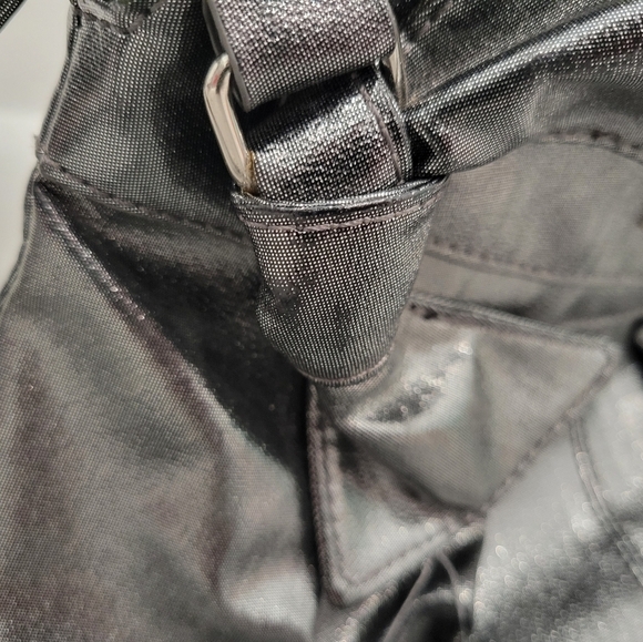 2/$18 Elle Grey Metallic Silver Crossbody Shoulder Bag Bow Detail GUC Small - Picture 15 of 15